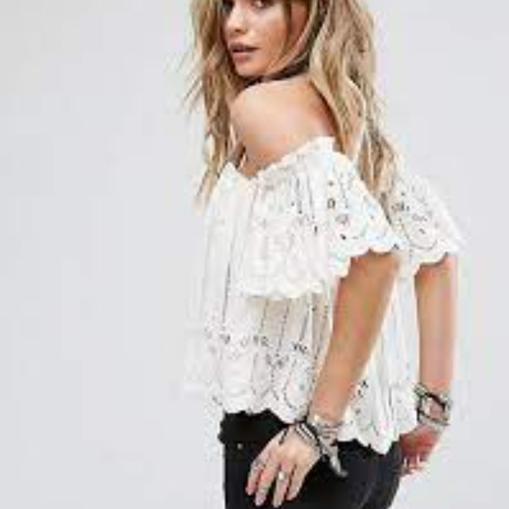 Tularosa White Off-Shoulder Crochet Crop Top